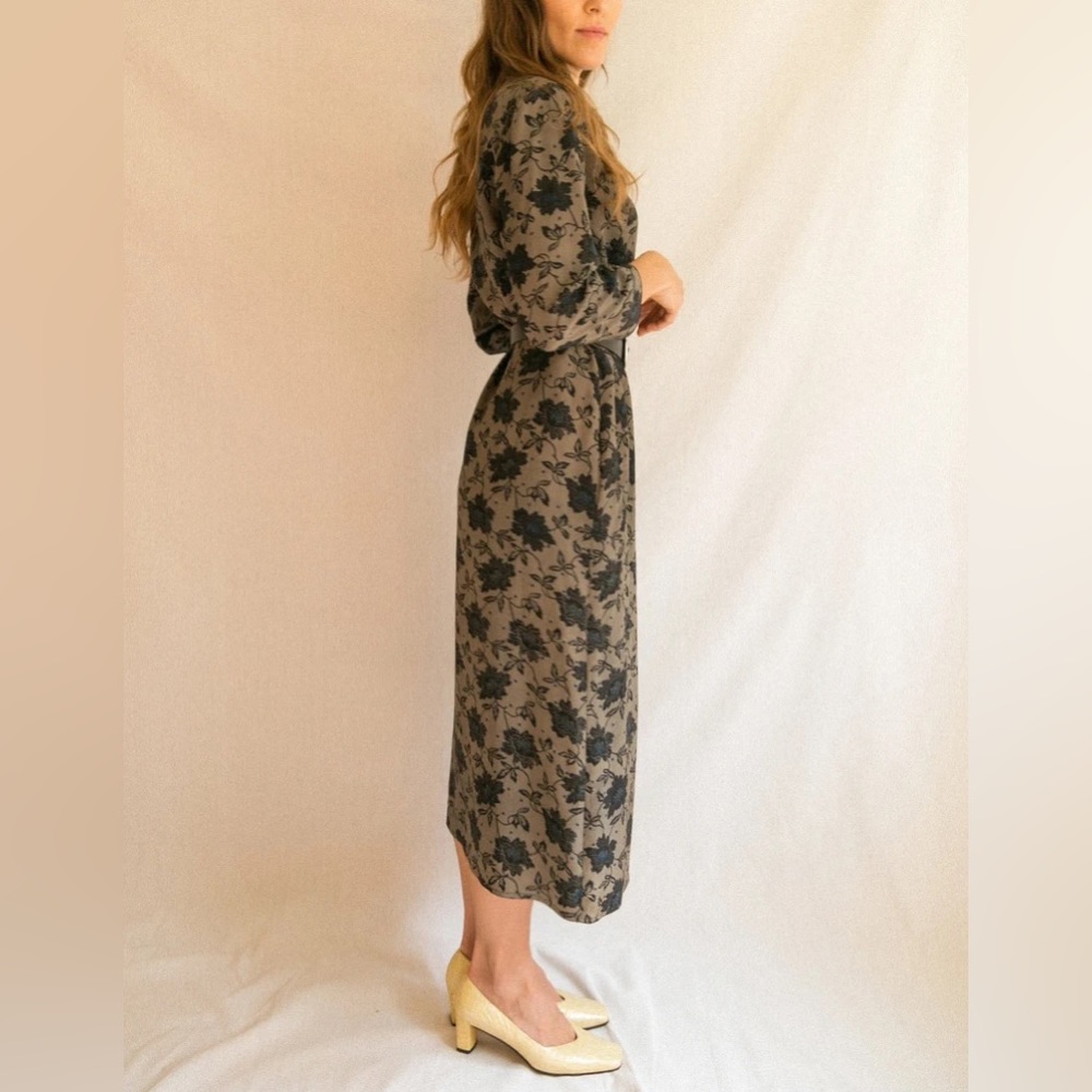 Mandarin collar dress - Picture 3 of 8